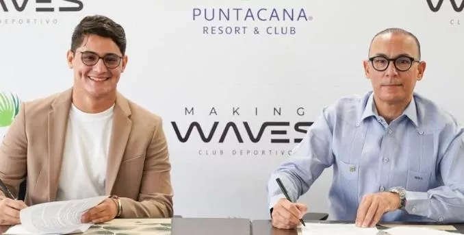 Eduardo Briceño y Manuel Sajour, en la firma del convenio.
