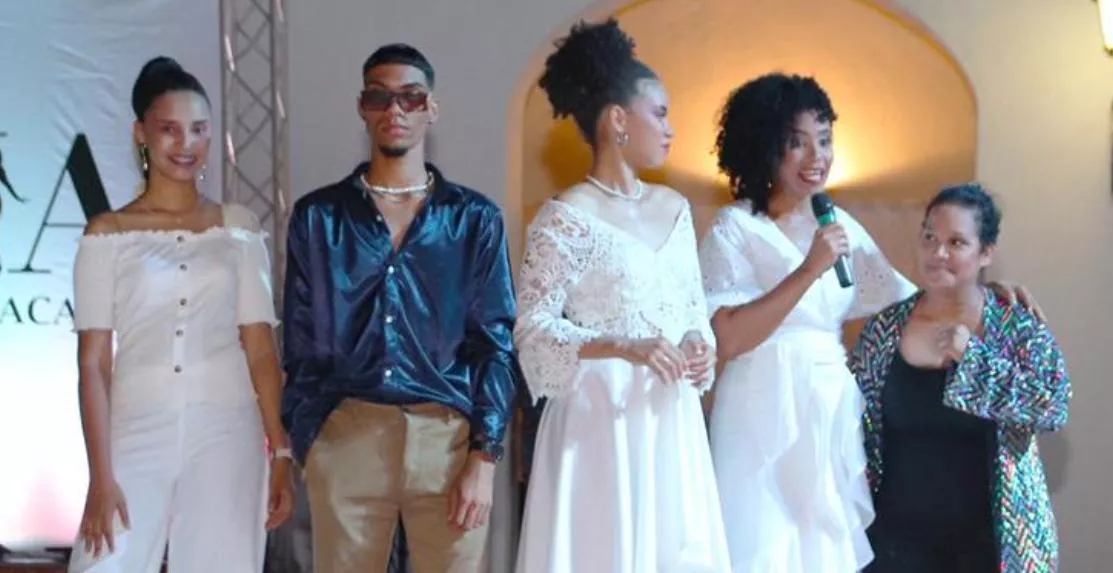 Ann Esther Rodríguez, Omar Coronado, Yessica Ramos, Evelyn Bautista y  Mimi Raposo.