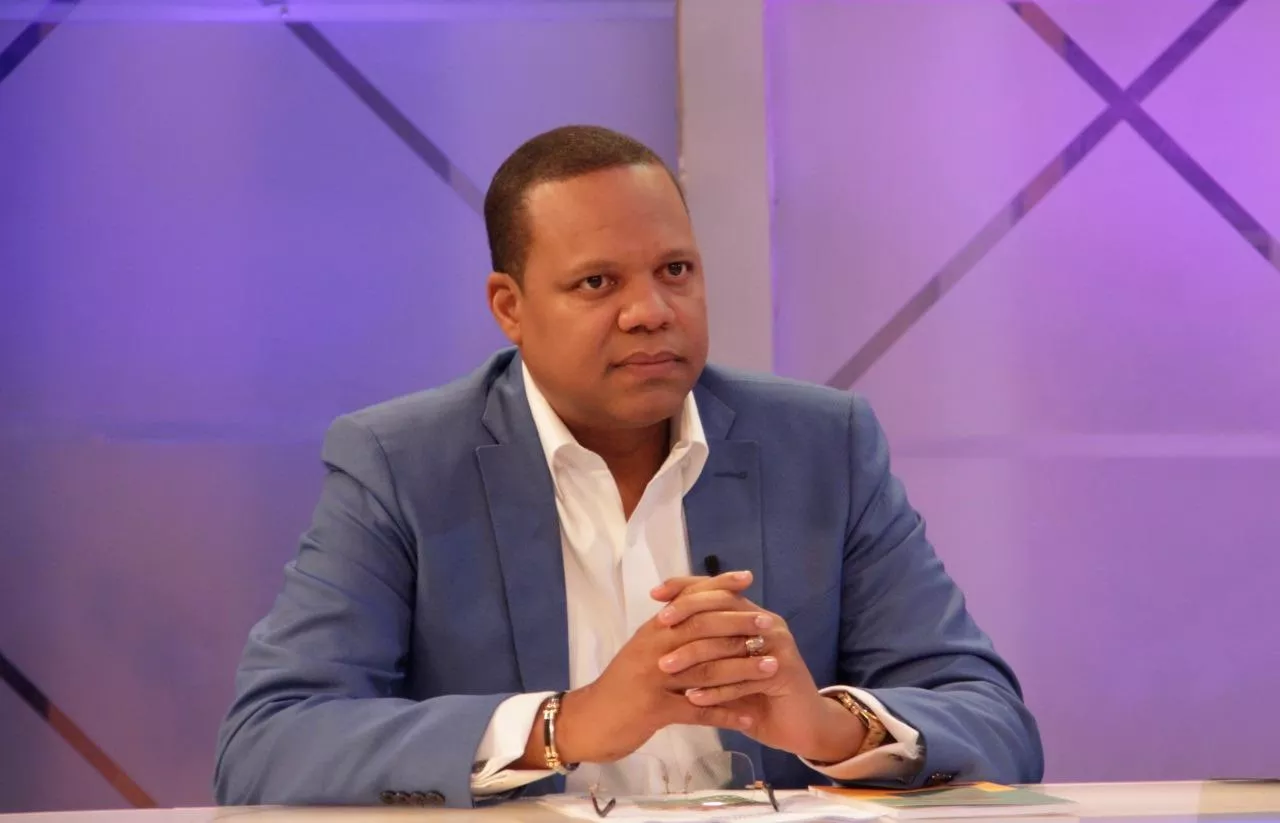(Foto) El director ejecutivo de Pro Consumidor, Eddy Alcántara (5)