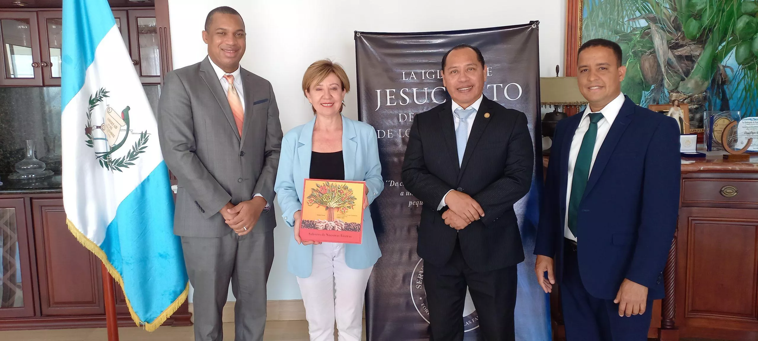 La Asociación de Damas y Cónyuges Diplomáticos (ADACODI) recibió una donación de La Iglesia de Jesucristo de los Santos de los Últimos Días en República Dominicana que beneficiará a unos 1,500 niños.