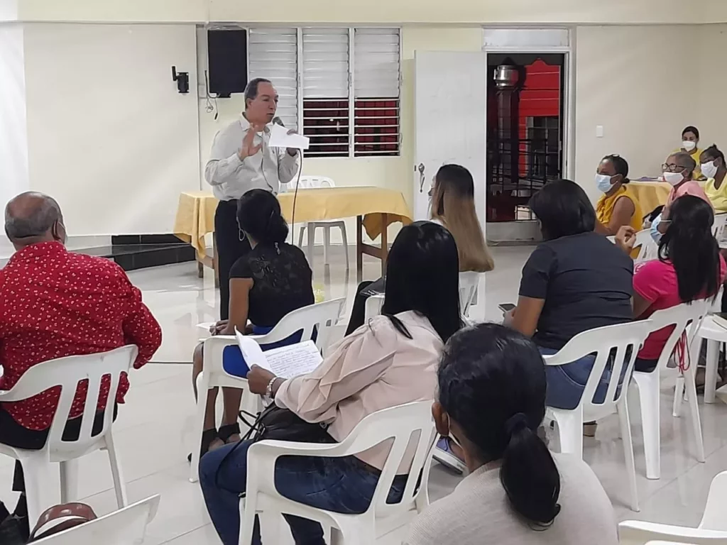 Inauguran Escuela de Formación para Laicos doña Plácida Rodríguez en Sabana Perdida