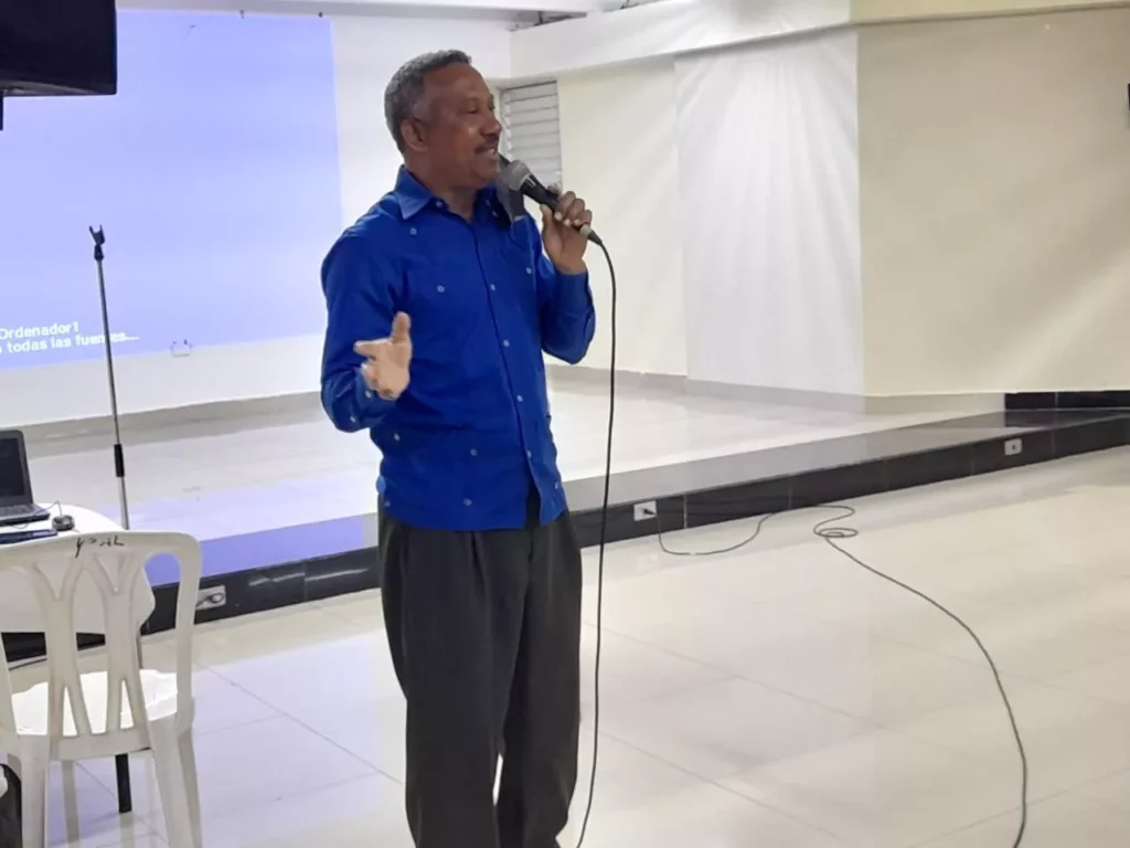 Inauguran Escuela de Formación para Laicos doña Plácida Rodríguez en Sabana Perdida