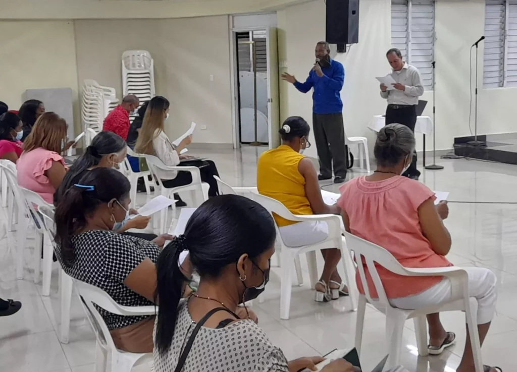 Inauguran Escuela de Formación para Laicos doña Plácida Rodríguez en Sabana Perdida