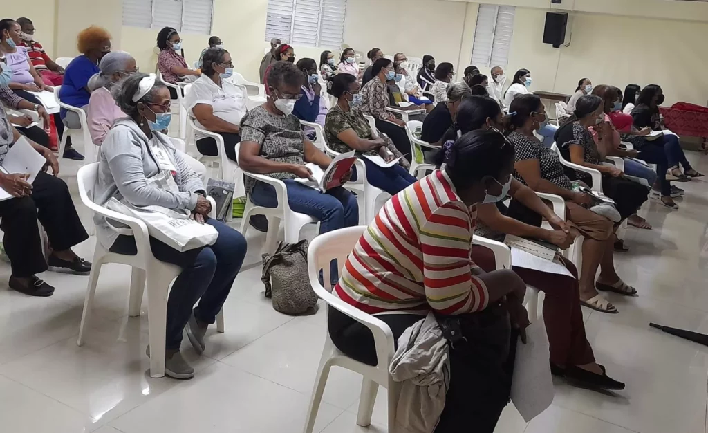 Inauguran Escuela de Formación para Laicos doña Plácida Rodríguez en Sabana Perdida