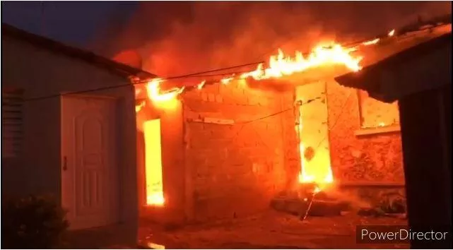 ¡TRÁGICA! HOMBRE CON ESQUIZOFRENIA MUERE CARBONIZADO EN VILLA ISABELA TRAS INCENDIARSE SU VIVIENDA