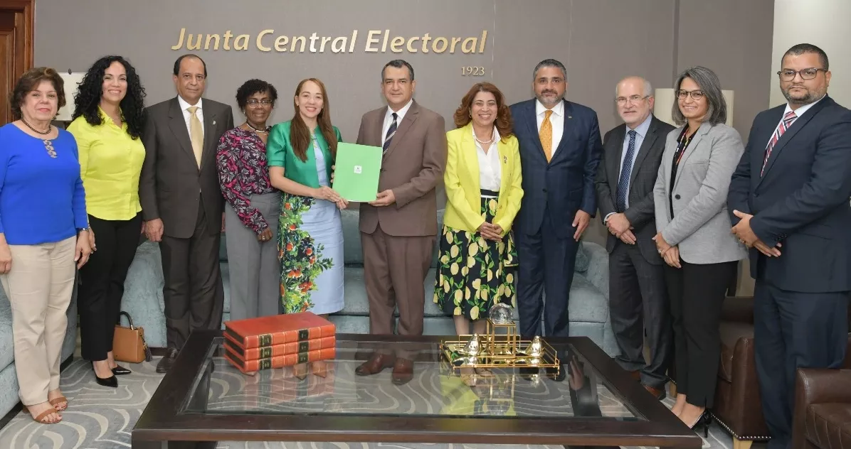 Participación Ciudadana visitó la JCE ayer.