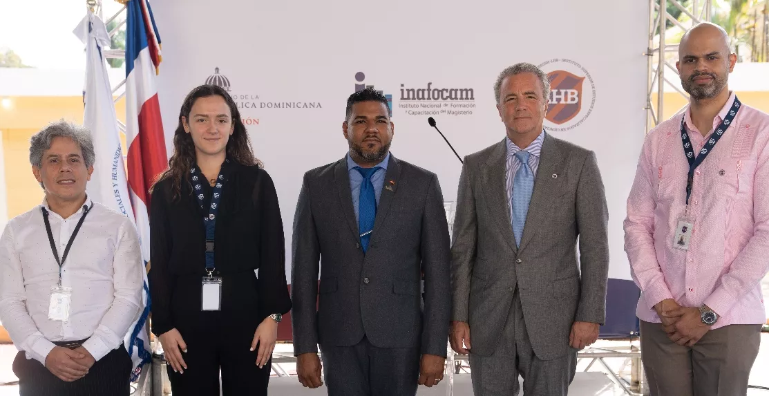 Ejecutivos de la institución durante el encuentro.