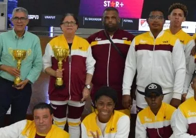 Equipo de Karate de la UNEV.