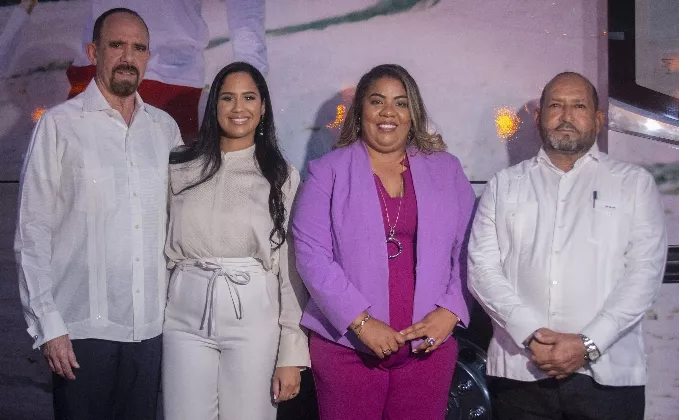 José Hernández, Arlen Hernández, Katty Valdez y Paul Guerrero.