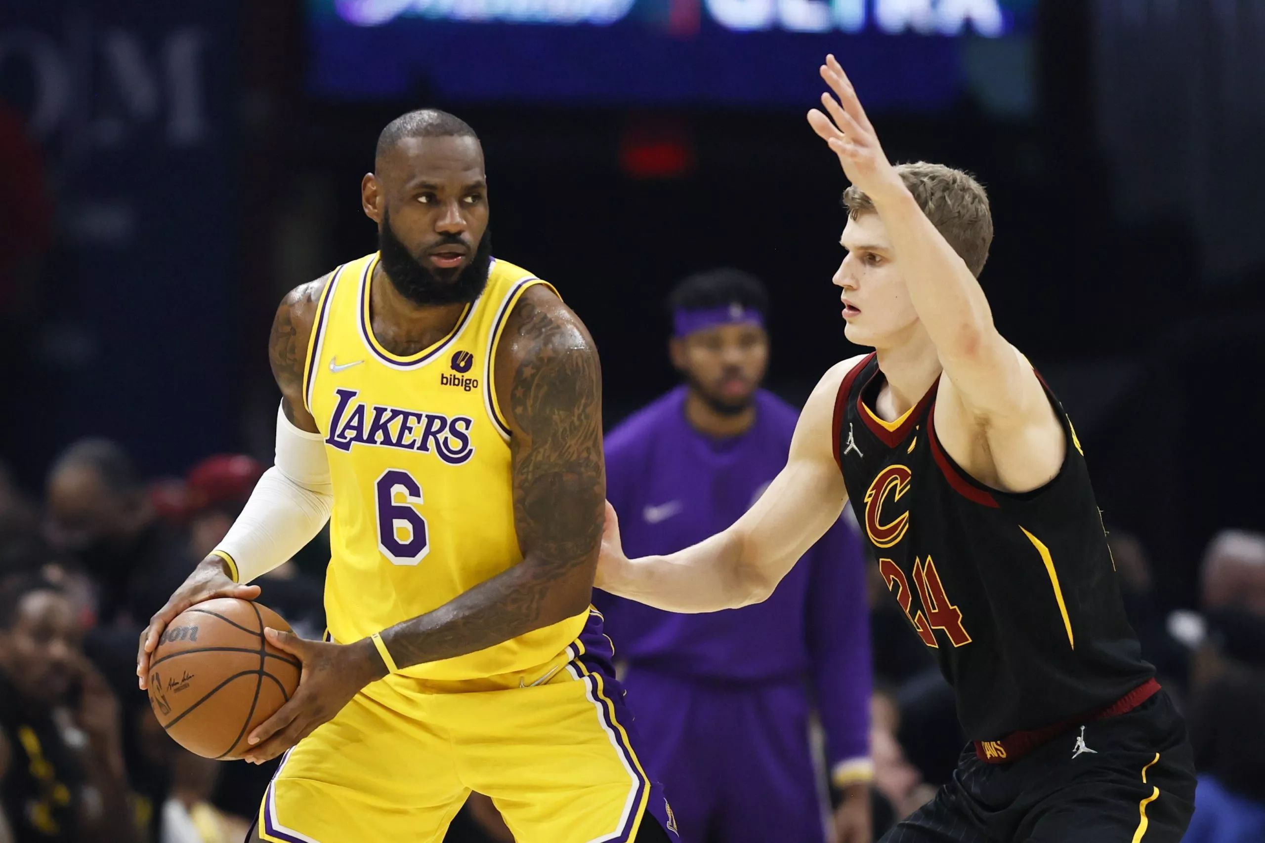 LeBron James, Lauri Markkanen