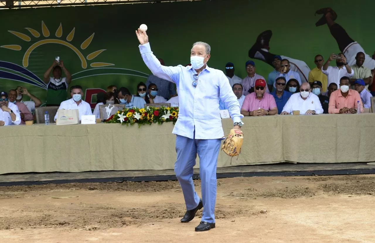Juan Marichal lanza