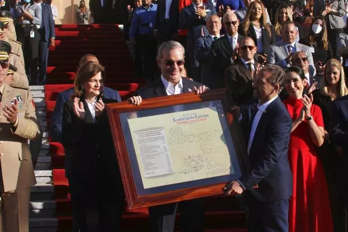 Luis Abinader y Juan Pablo Uribe