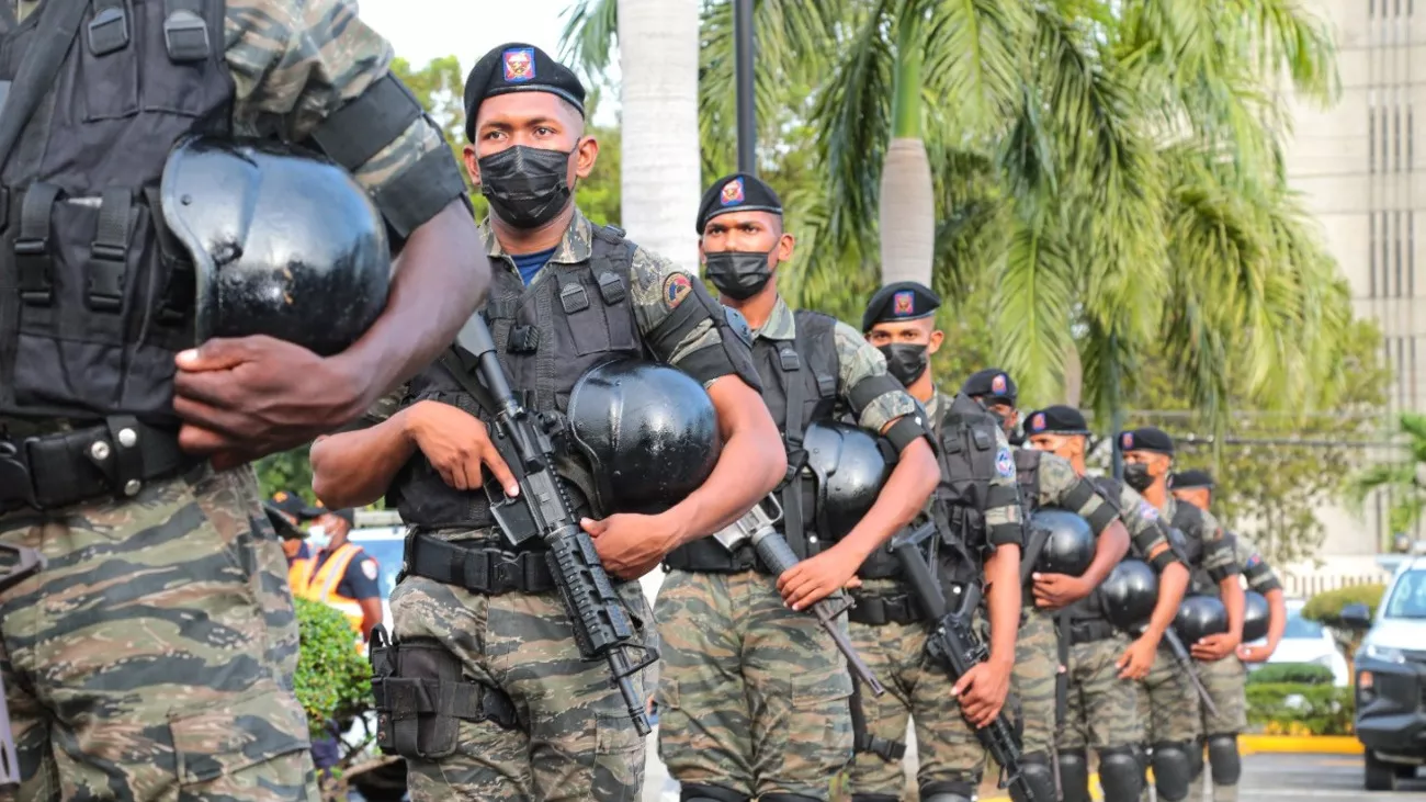 Militares