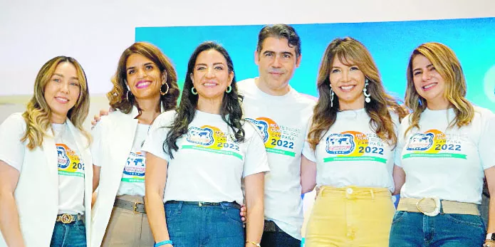 Ana Núñez, Alma Martínez, Jeicy Reynoso, José G. Cortines, Mary Carmen Morales y Mariel Isa.