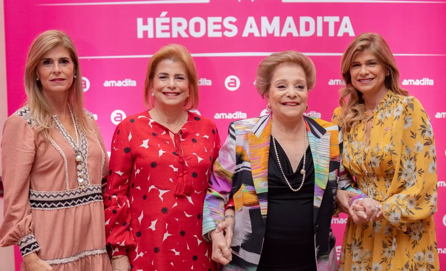 Jacqueline González, Patricia González Pittaluga, Amada Pittaluga de González y  Pilar González.
