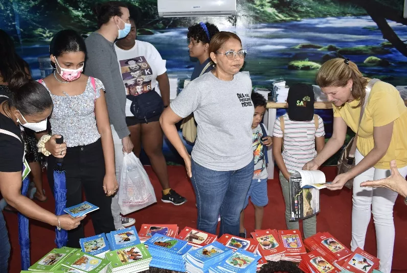CP   atrae a  las familias que buscan insertar niños en lectura.