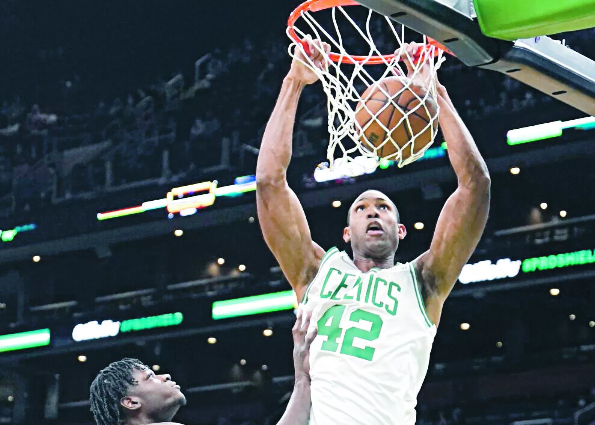Al Horford será pieza clave para los Celtics en la final del Este contra el Heat.  Ap