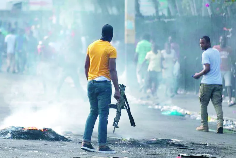 Bandas armadas  se han apoderado de numerosas barriadas.