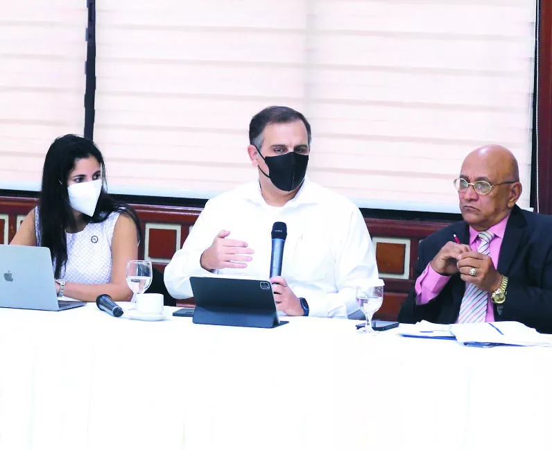 Hacienda presentó el informe de deuda pública ayer.