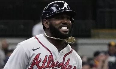 Braves Brewers Baseball