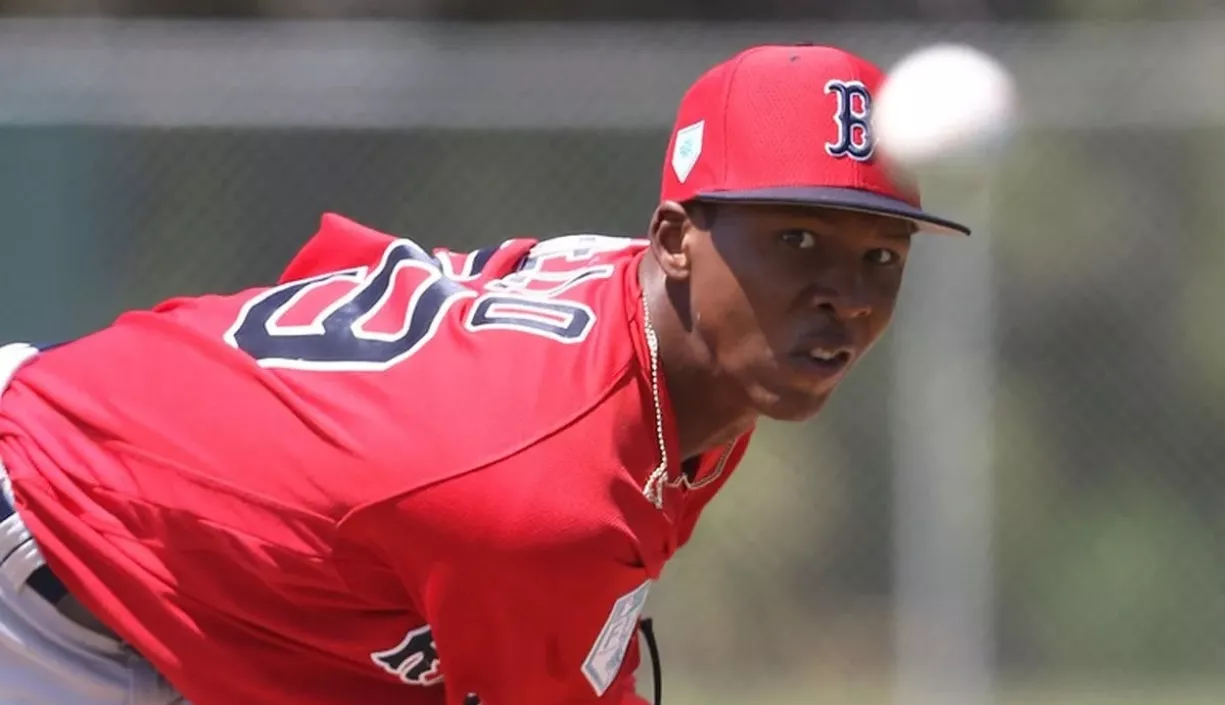 El prospecto Brayan Bello podría debutar este año en las Mayores.