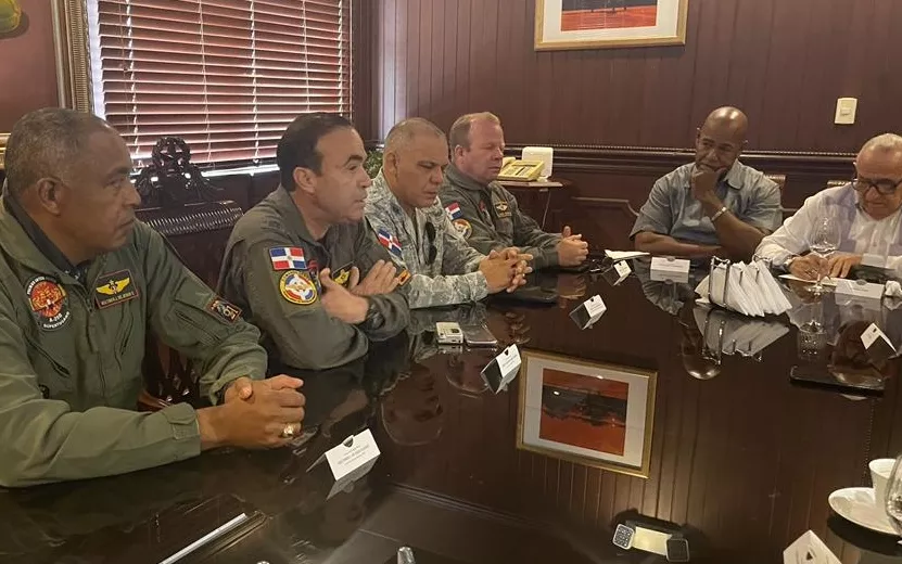 Muñoz Noboa, comandante general de la Fuerza Aérea.