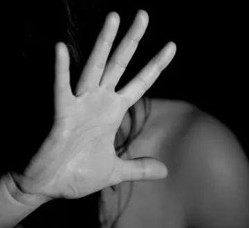 La violencia intrafamiliar es un hecho penal.