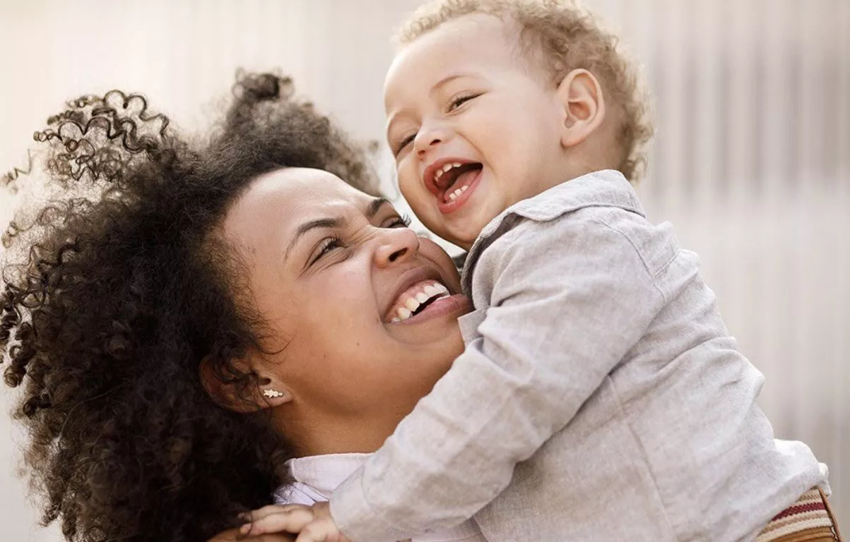 Las madrastras son madres sociales que ejercen la función de madres.