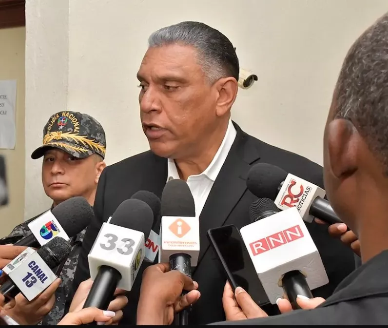 Jesús Vásquez Martínez visitó ayer el destacamento Naco.