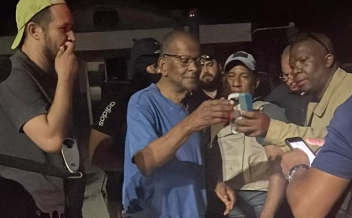 Carlos Guillén Tatis luego de ser liberado por una banda que lo tuvo secuestrado.