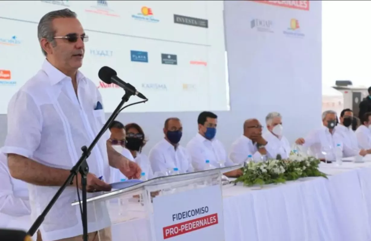 Gobierno impulsa el proyecto de Desarrollo Turístico de Pedernales. archivo