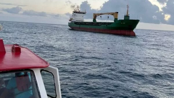 BARCO-ZOZOBRO-LA-GUAIRA-600×337
