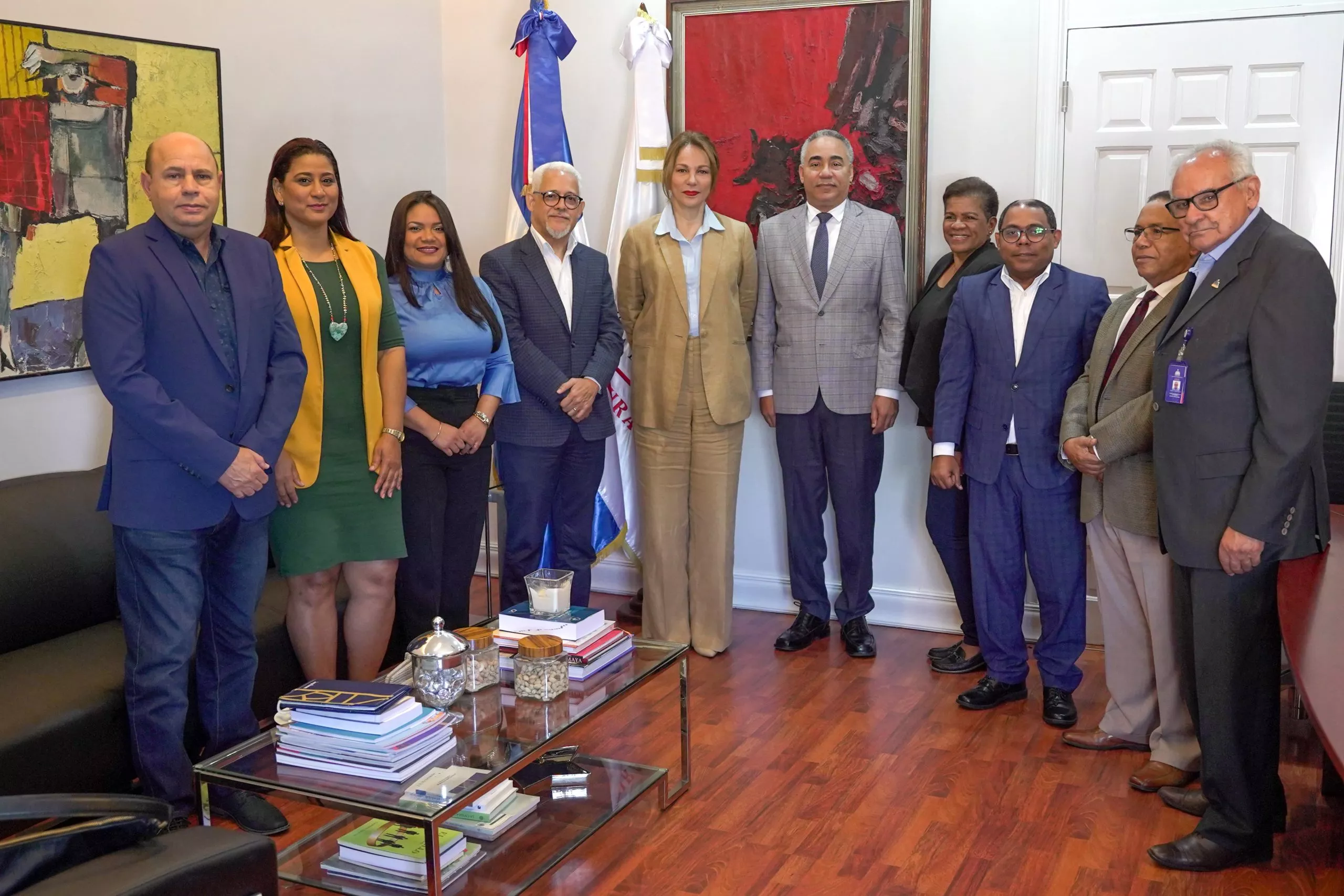 Jorge Ramos, Yenny Polanco, Sarah Hernández, José Antonio Aybar, la ministra Milagros Germán, Severo Rivera, Carmenluz Beato, Fausto Polanco, José Tejada Gómez y Napoleón Beras