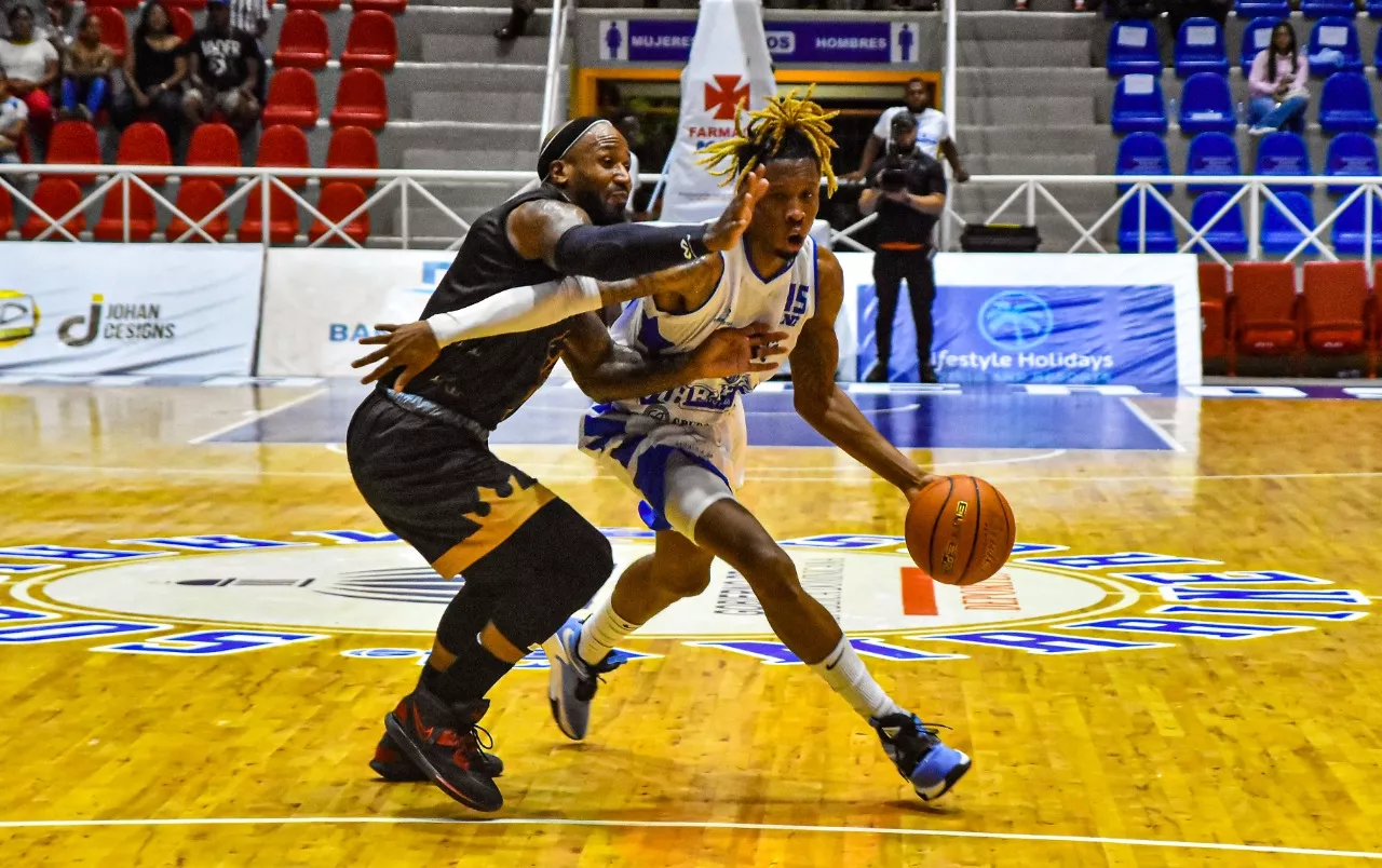 Kerwin Roach vs Steve Burtt