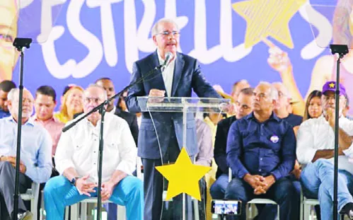 Danilo Medina juramentó a miles en Monseñor Nouel.