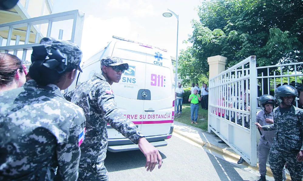 El control de los accesos al Ministerio de Medio Ambiente fue tomado por fuerzas policiales.