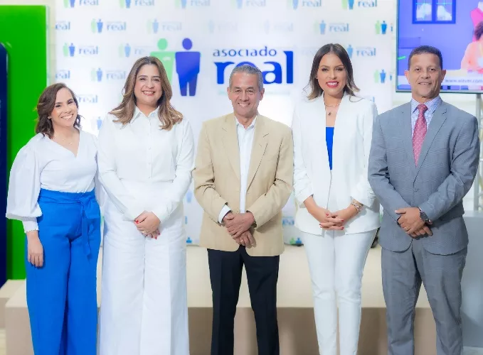 María Irene Sánchez, Irlonca Tavárez, Francisco Deschamps, Yokasta Díaz y Oscar Galán.