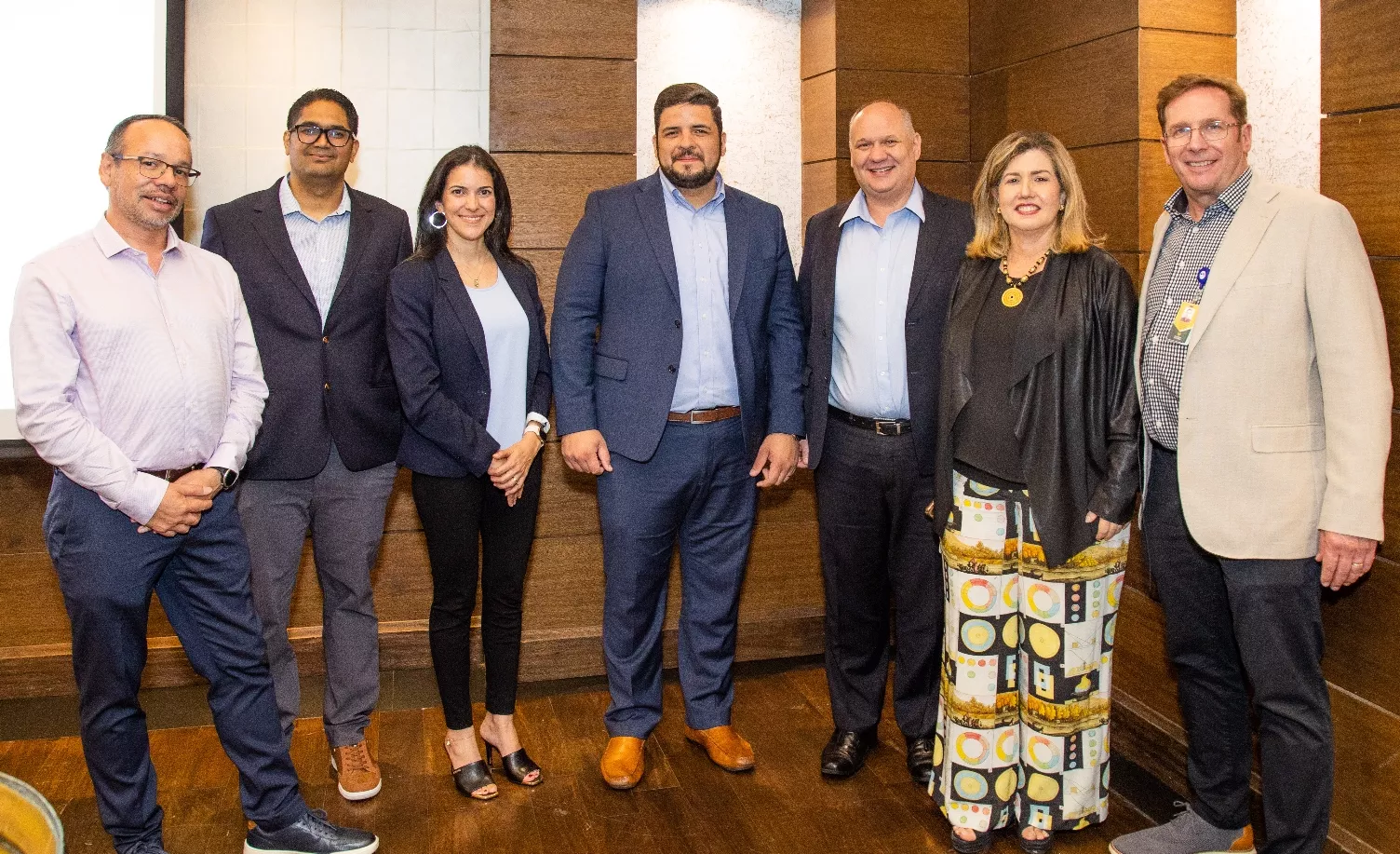 Eitel Rafael Meza, Daniel Quiroz, Ely Pérez, Marcelo Zappeline, Carlos Quintanilla, Lucile Houellemont de Gamundi y Mario Gamundi.