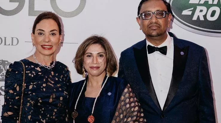 Haydeé Kuret de Rainieri,  Sajeda Qureshi y Mockbul Ali, embajador británico en el país.