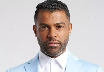 Cristian Allexis , del grupo  Urbanova.