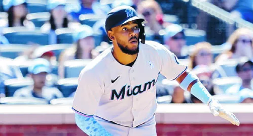 Jerar Encarnación debutó con grand slam ayer con Marlins. ap