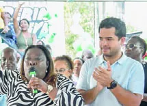 Dulce Rojas  y Omar Fernández en la actividad.