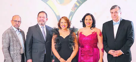 Miguel Popa, Alberto Santana, Evangelina Soler, Elizabet Gutiérrez y Fernando Moreno.
