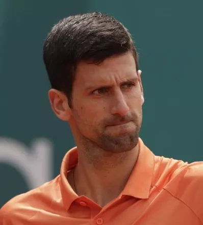 Novak Djokoviv, bajó del primero al tercer puesto.