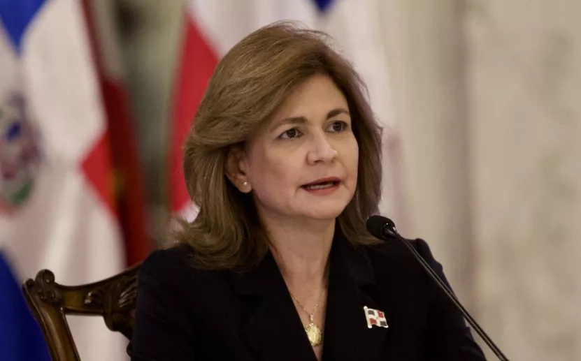 Ministro de Salud Pública Daniel Rivera queda designado como presidente del Gabinete de Salud.