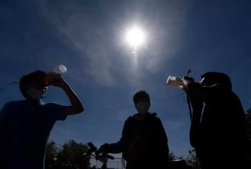 Para contrarrestar el calor es necesario consumir mucha agua