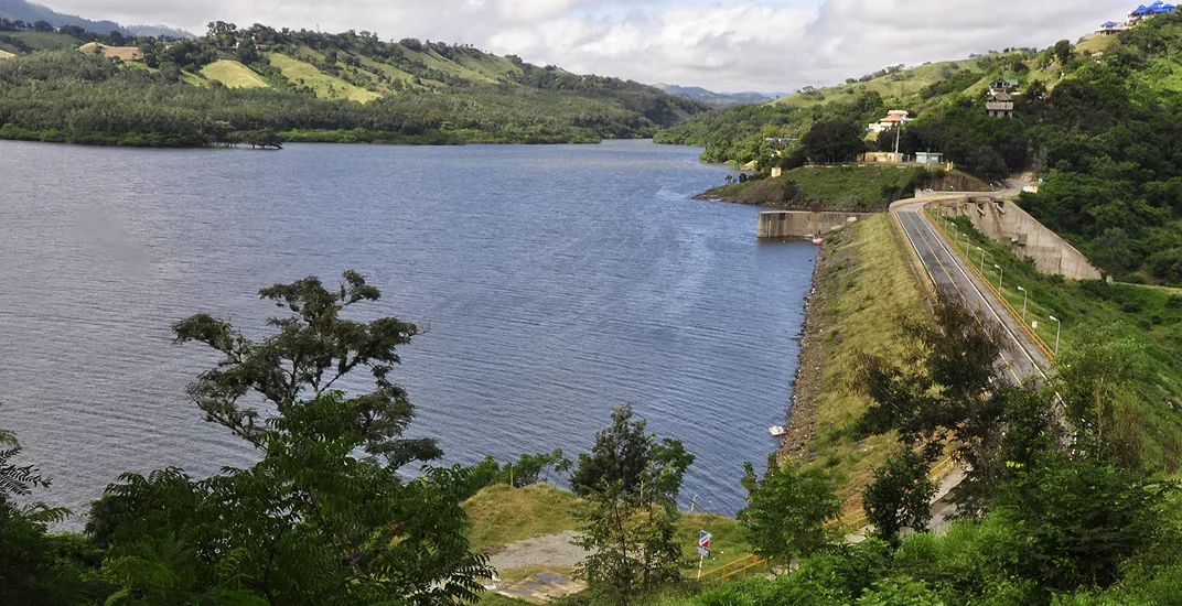 Presa Tavera en Santiago (1)
