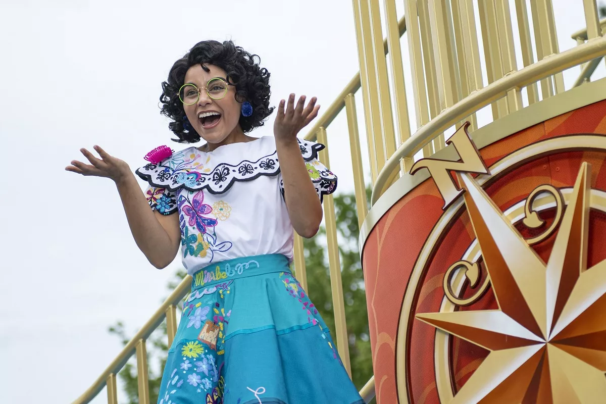 La protagonista de "Encanto" se une a los desfiles del parque Magic Kingdom