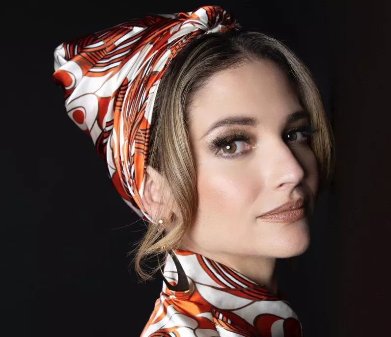 Natalia Jiménez trae todos los temas de su nuevo disco.