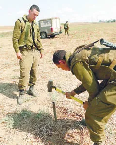 El ejército de Israel cerró  los cruces fronterizos con Gaza.